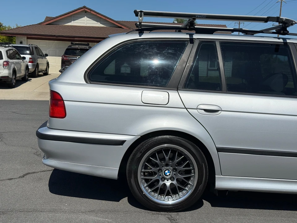 2000 BMW E39 540i - Image 18 of 31