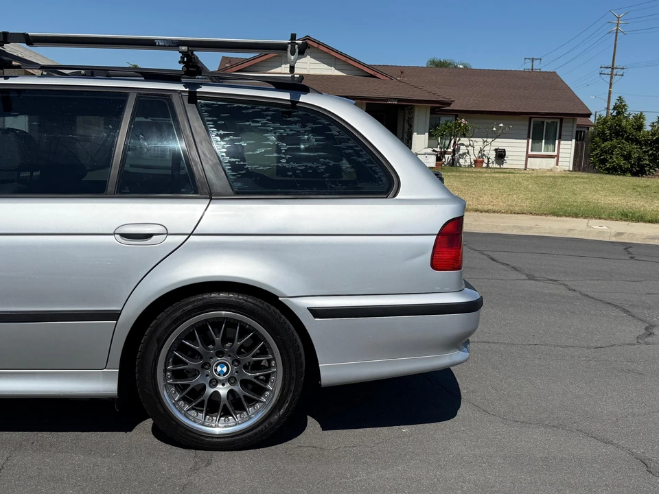 2000 BMW E39 540i - Image 14 of 31