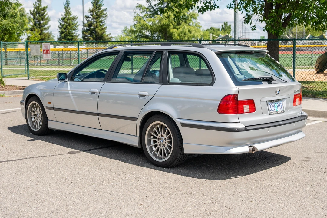 2000 BMW E39 540i - Image 7 of 31