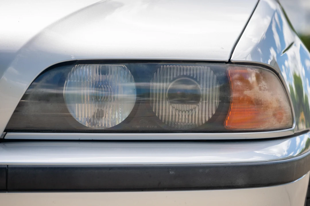 2000 BMW E39 540i - Image 19 of 31