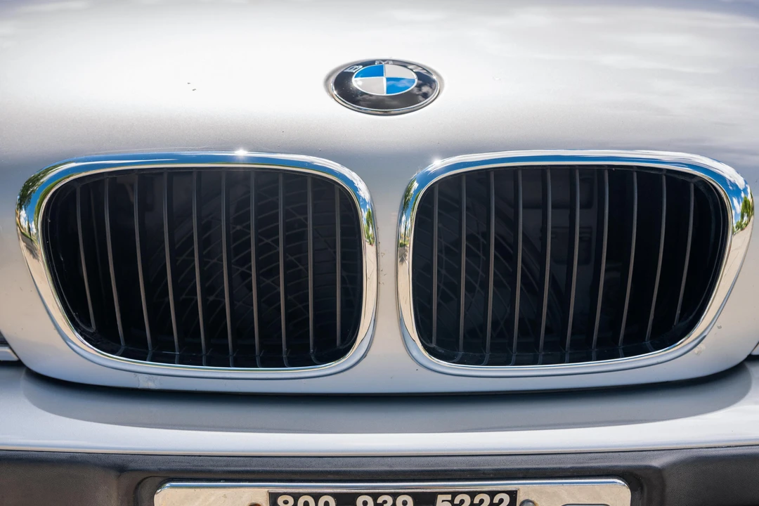 2000 BMW E39 540i - Image 16 of 31