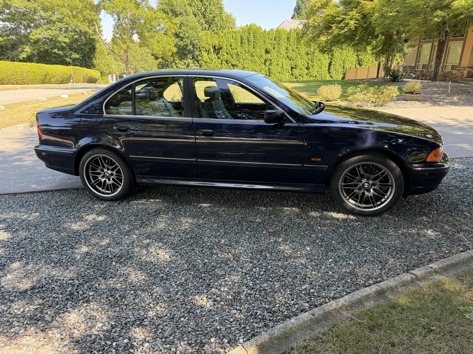 2000 BMW E39 540i - Image 16 of 31