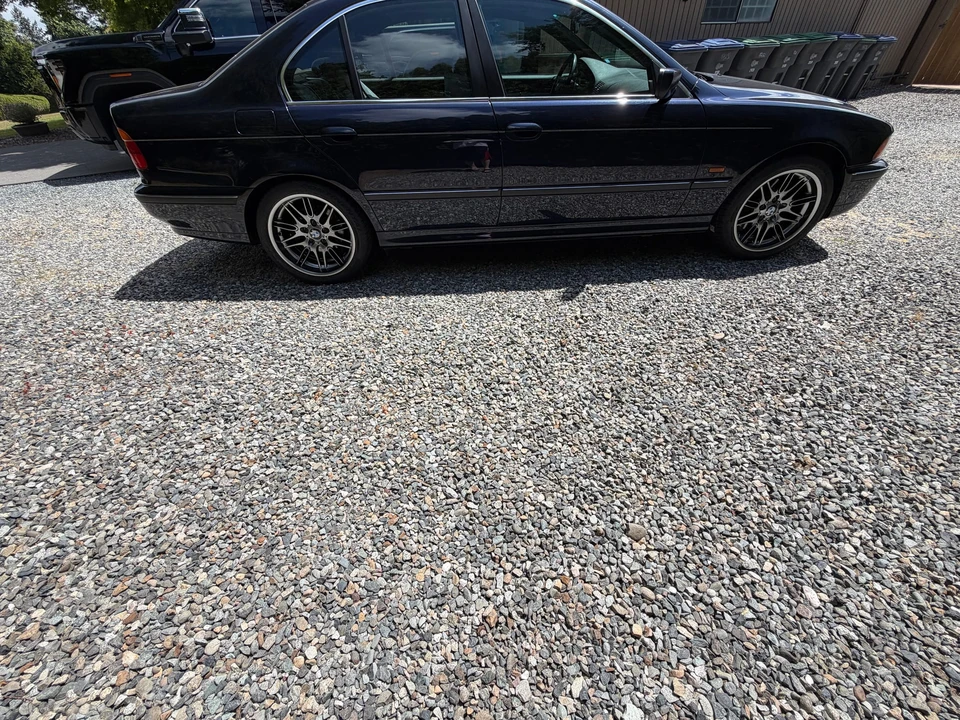 2000 BMW E39 540i - Image 26 of 31