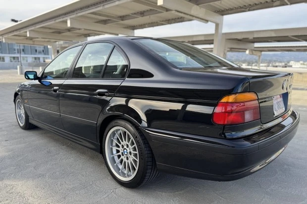 2000 BMW E39 540i - Image 2 of 7