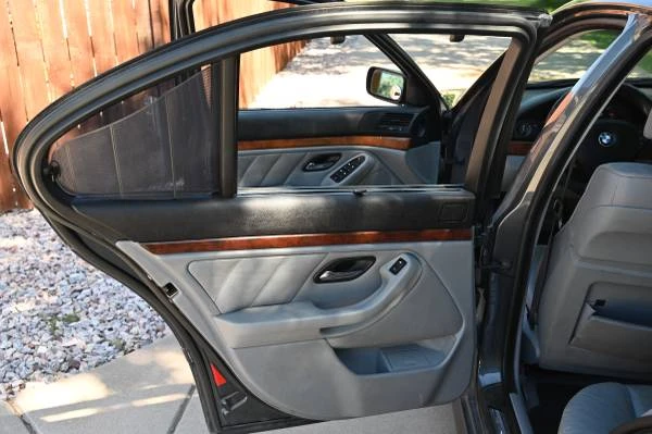 2000 BMW E39 540i - Image 10 of 21