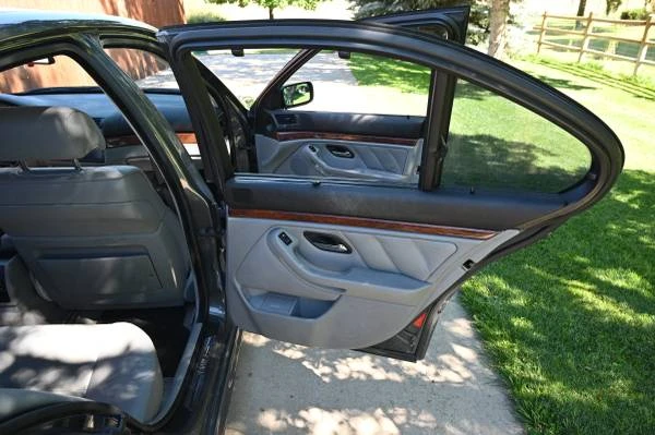2000 BMW E39 540i - Image 12 of 21