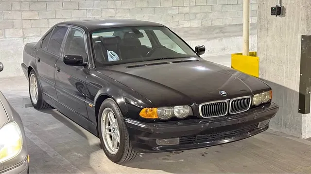 2000 BMW 7 Series 740i Sedan 4D