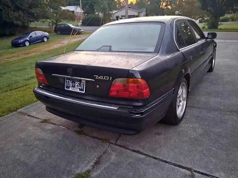 2000 BMW 7 Series 740i Sedan 4D