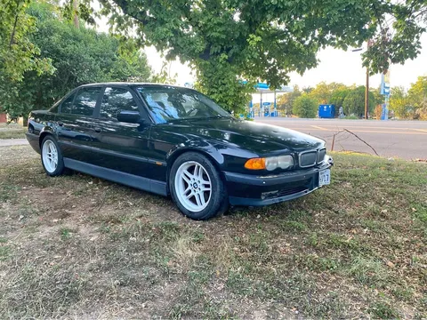 2000 BMW 7 Series 740i Sedan 4D