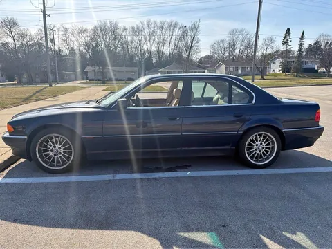 2000 BMW 7 Series 740i Sedan 4D