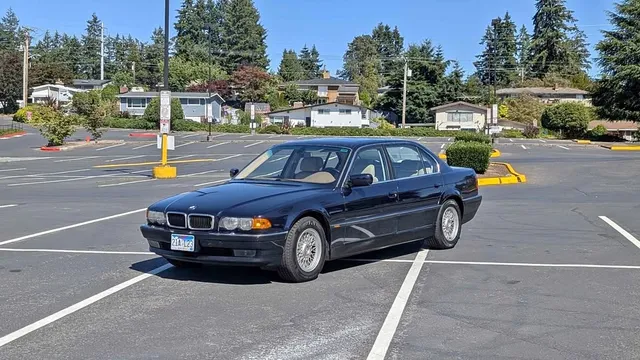 2000 BMW 7 Series 740iL Sedan 4D