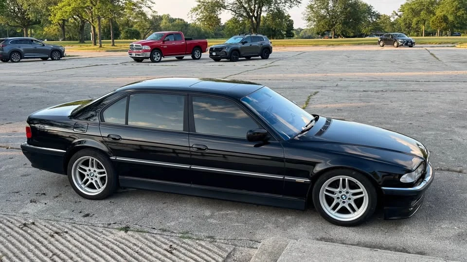 2000 BMW E38 750i & 750iL Sedan - Image 6 of 10