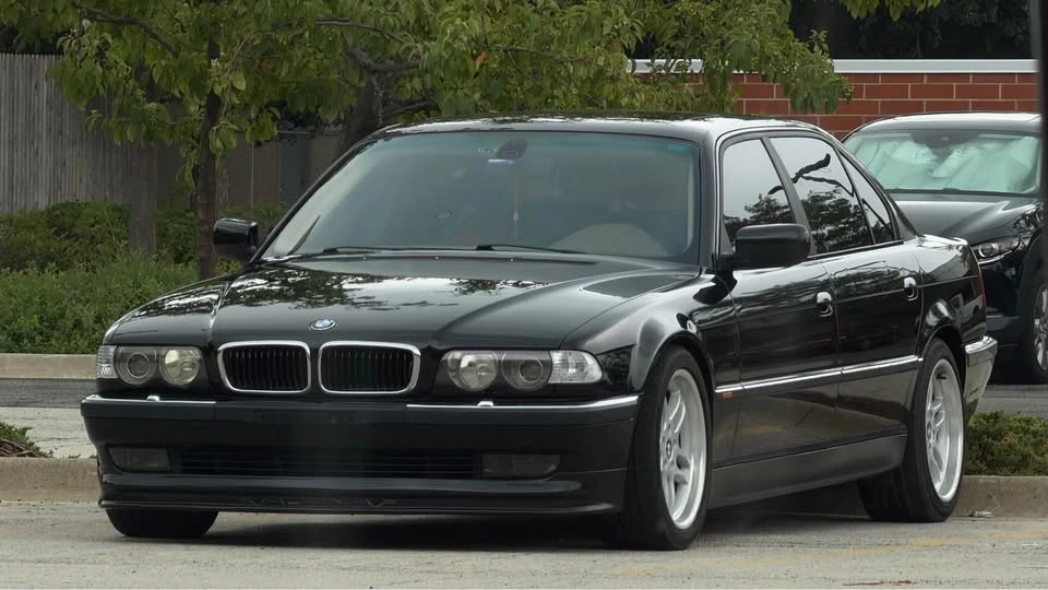2000 BMW E38 750i & 750iL Sedan - Image 4 of 10