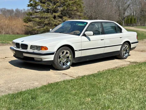 2000 BMW 7 Series 740iL Sedan 4D