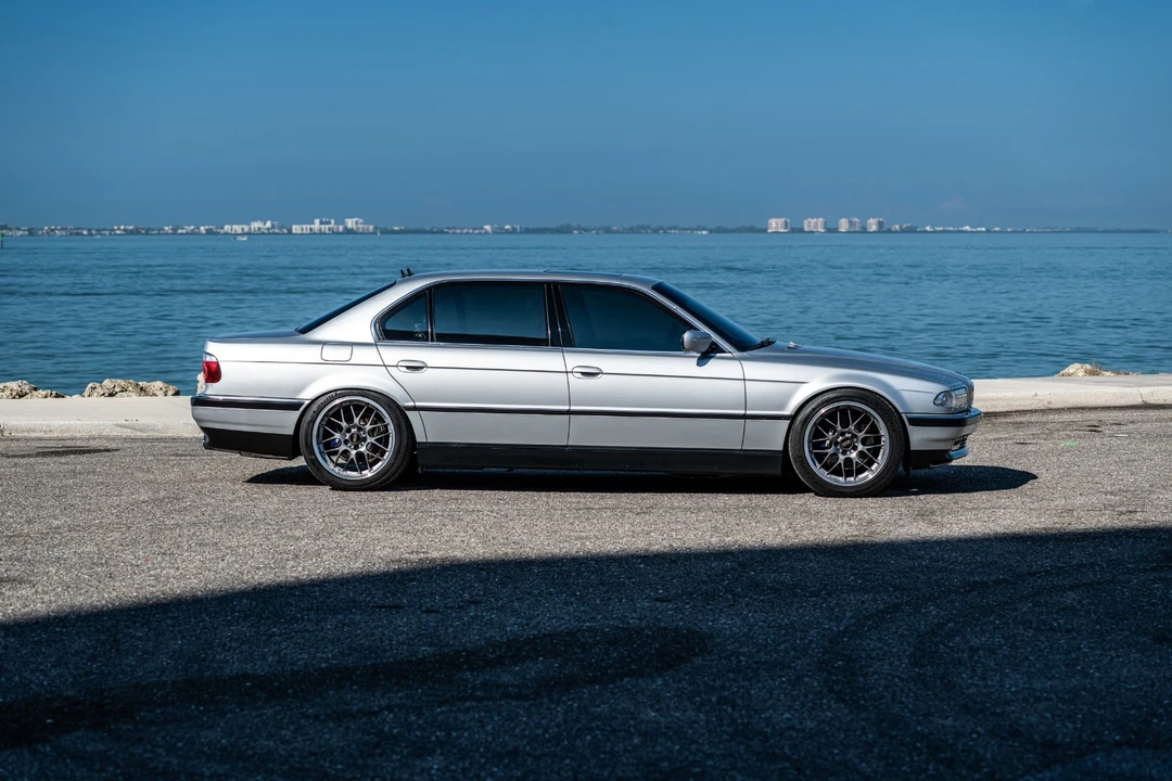 2000 BMW E38 750i & 750iL Sedan - Image 13 of 21