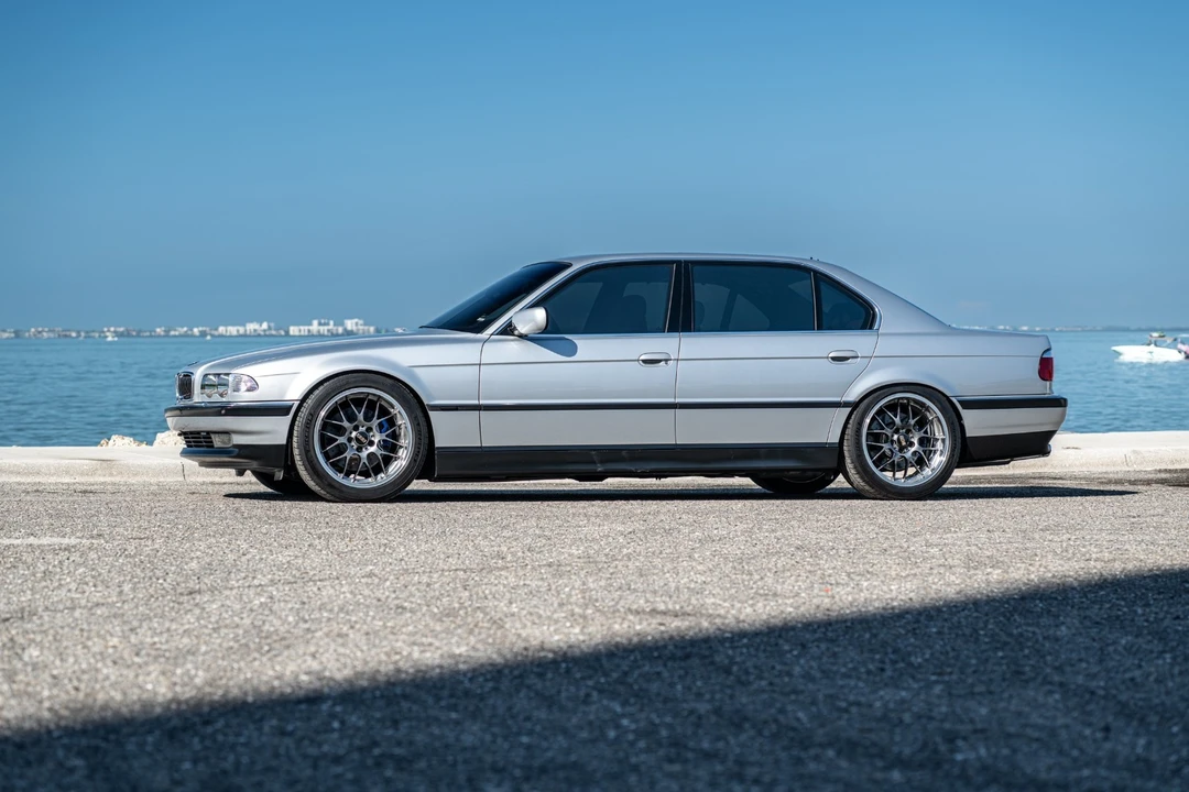 2000 BMW E38 750i & 750iL Sedan - Image 20 of 21