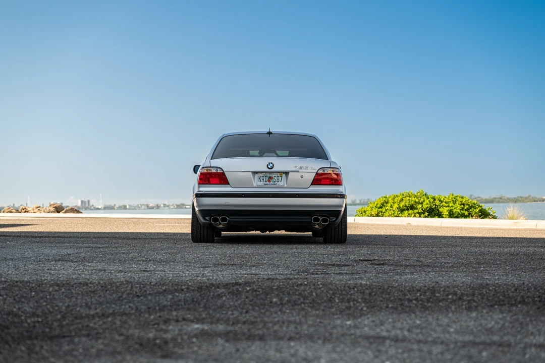 2000 BMW E38 750i & 750iL Sedan - Image 21 of 21