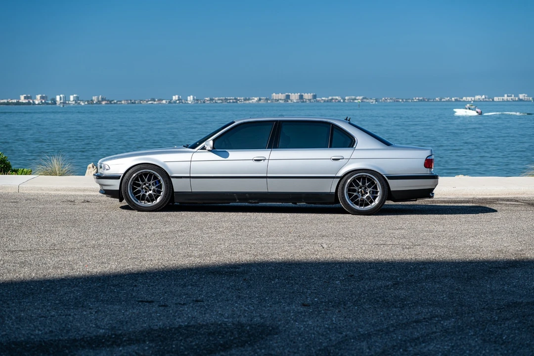 2000 BMW E38 750i & 750iL Sedan - Image 8 of 21