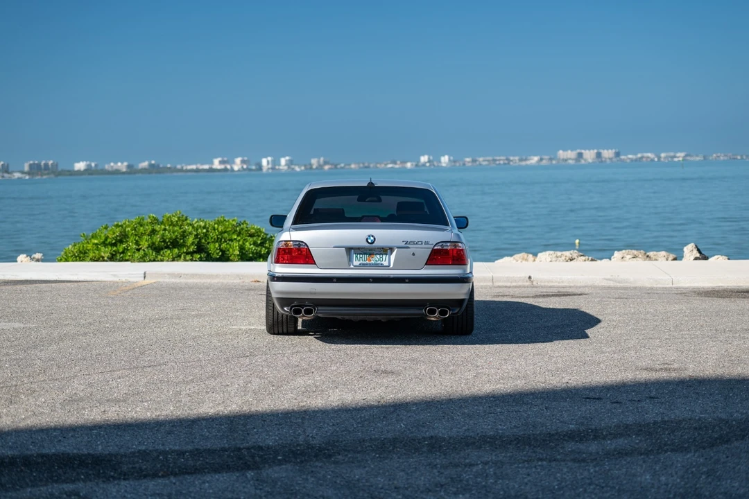 2000 BMW E38 750i & 750iL Sedan - Image 11 of 21