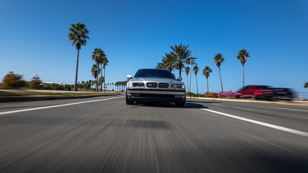 2000 BMW E38 750i & 750iL Sedan - Image 15 of 21