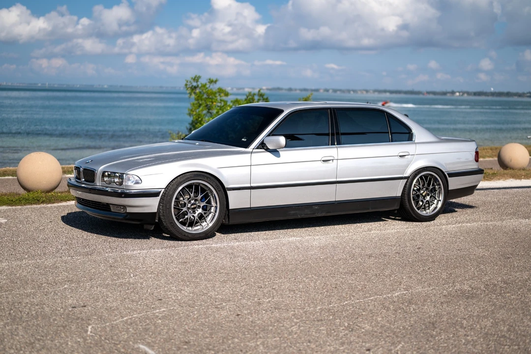 2000 BMW E38 750i & 750iL Sedan - Image 5 of 21