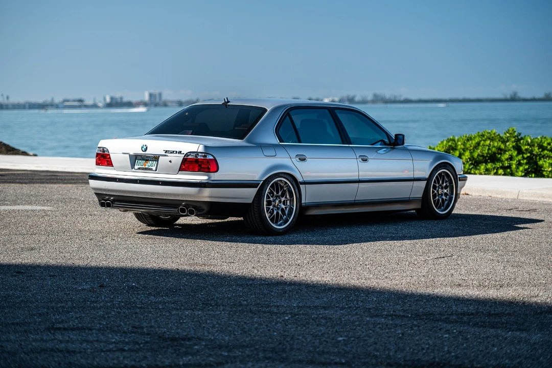 2000 BMW E38 750i & 750iL Sedan - Image 12 of 21