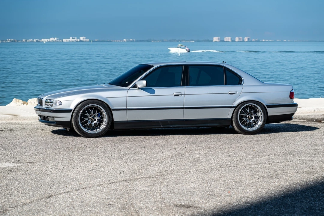 2000 BMW E38 750i & 750iL Sedan - Image 17 of 21