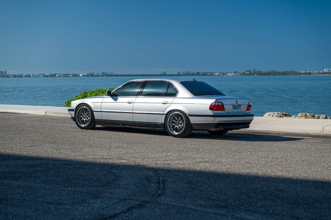 2000 BMW E38 750i & 750iL Sedan - Image 20 of 21