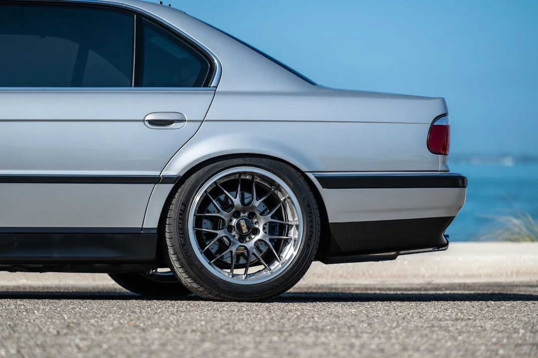 2000 BMW E38 750i & 750iL Sedan - Image 15 of 21