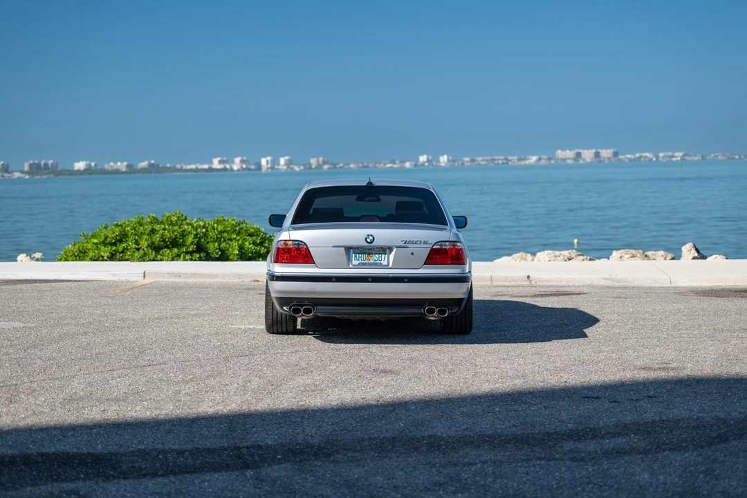 2000 BMW E38 750i & 750iL Sedan - Image 12 of 21