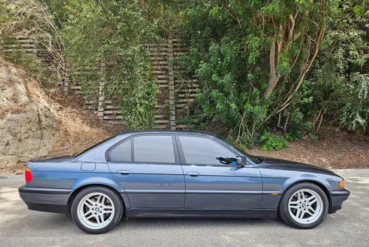 2000 BMW 740i M Sport