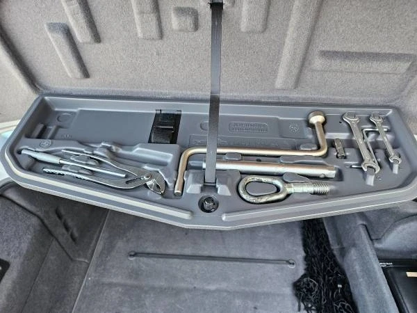 2000 BMW E38 7 Series - Image 17 of 18