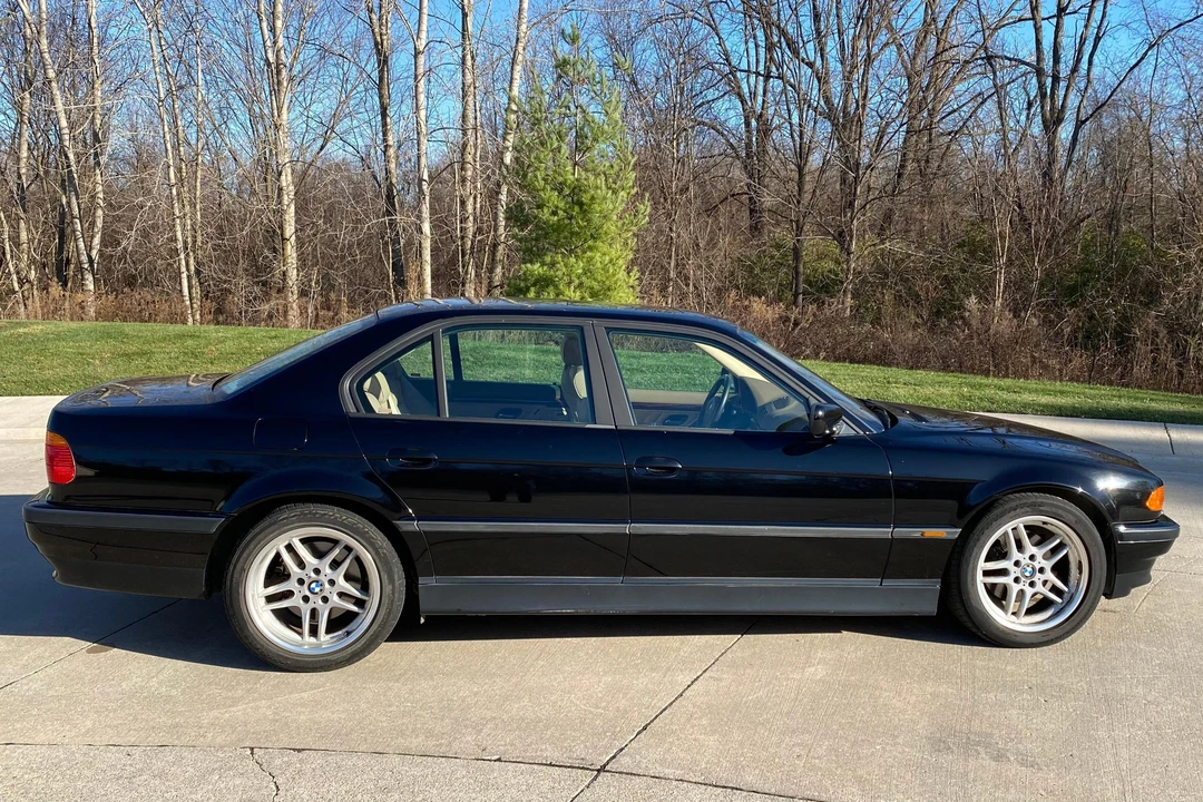 2000 BMW E38 7 Series - Image 3 of 31