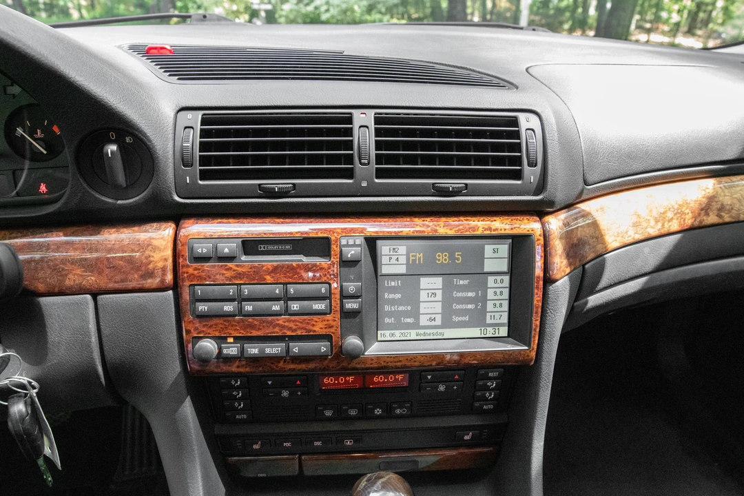2000 BMW E38 7 Series - Image 27 of 31
