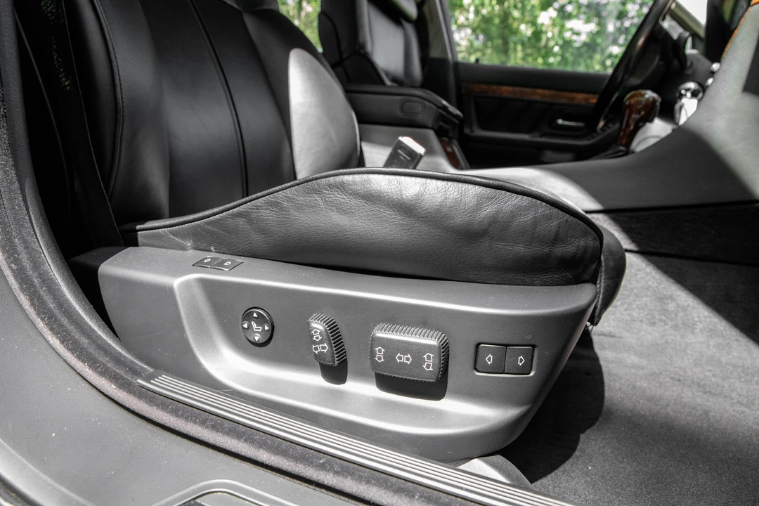 2000 BMW E38 7 Series - Image 30 of 31