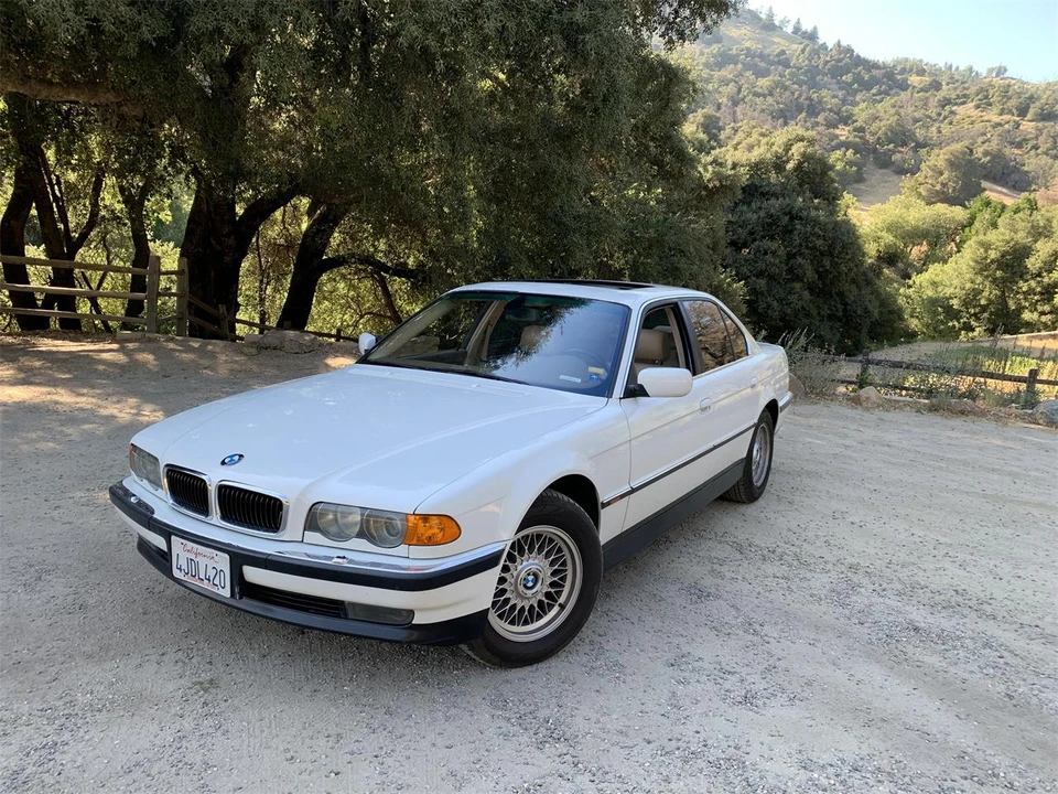 2000 BMW E38 7 Series - Image 2 of 31