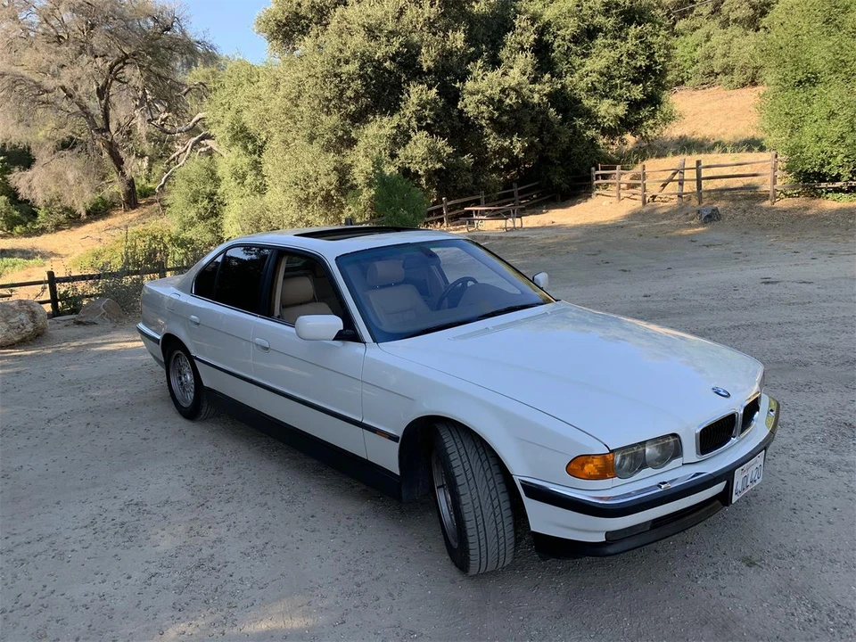 2000 BMW E38 7 Series - Image 3 of 31
