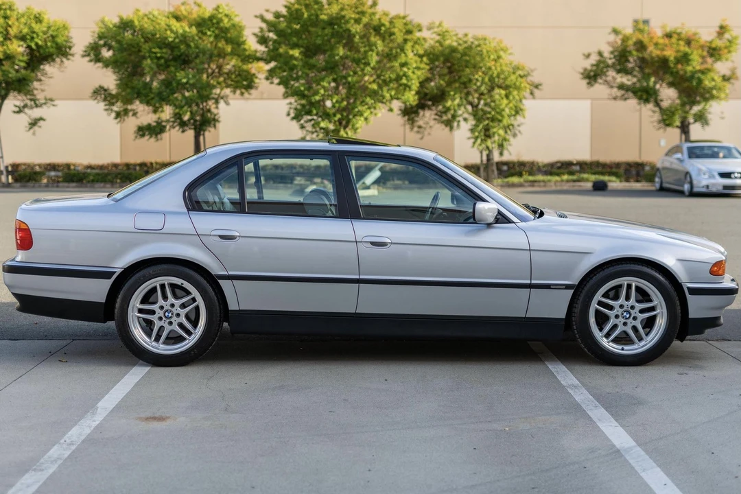 2000 BMW E38 7 Series - Image 3 of 31