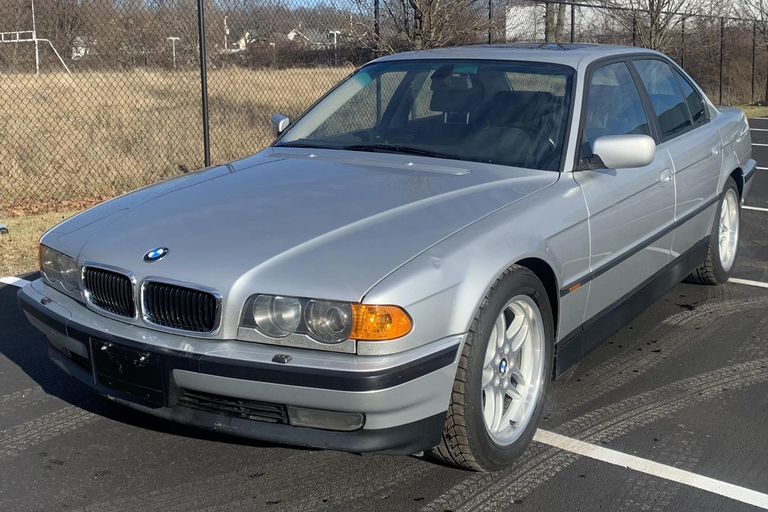 2000 BMW E38 7 Series - Image 2 of 31