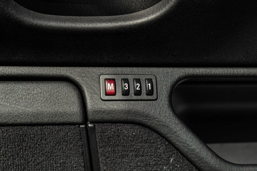 2000 BMW E38 7 Series - Image 25 of 30