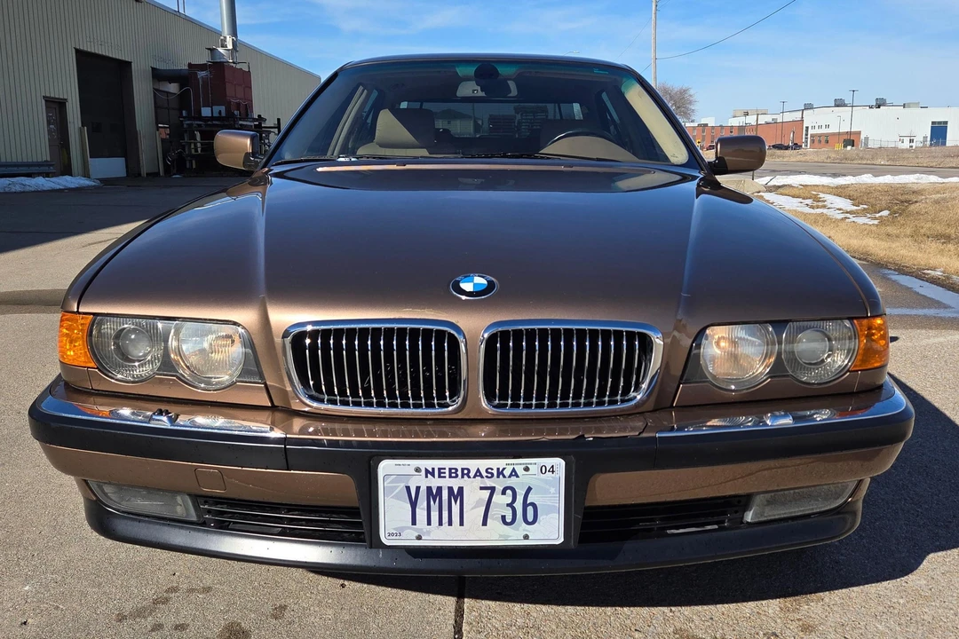 2000 BMW E38 7 Series - Image 2 of 31