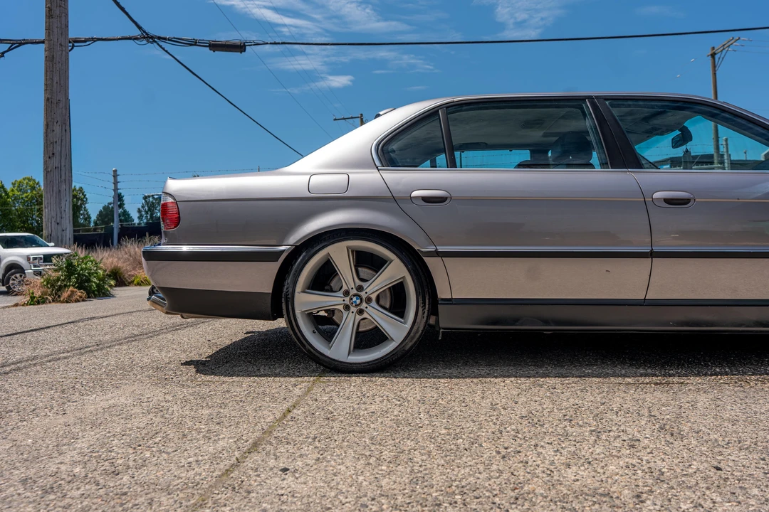 2000 BMW E38 7 Series - Image 30 of 31