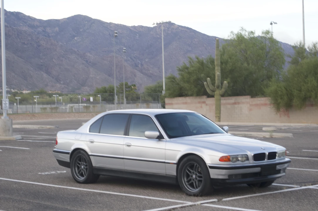 2000 BMW E38 7 Series - Image 2 of 31