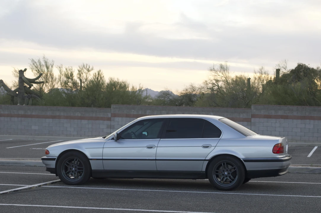 2000 BMW E38 7 Series - Image 3 of 31