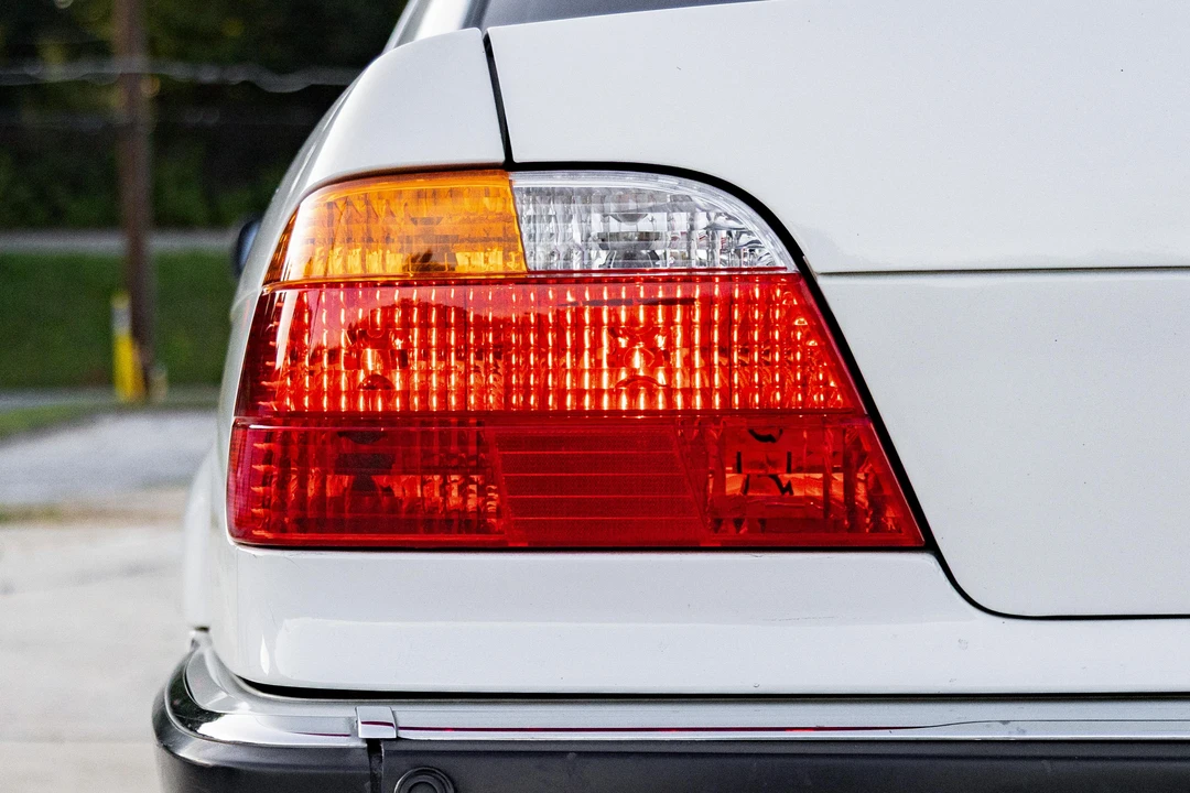 2000 BMW E38 7 Series - Image 25 of 31