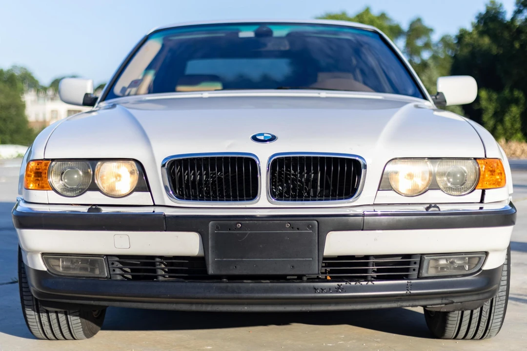 2000 BMW E38 7 Series - Image 2 of 31