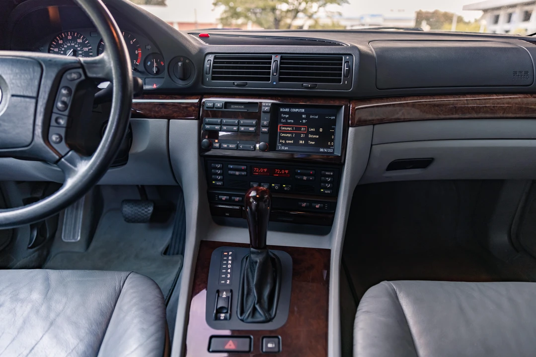 2000 BMW E38 7 Series - Image 28 of 31