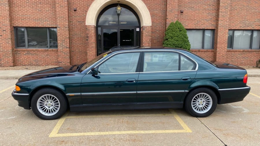 2000 BMW E38 7 Series - Image 2 of 19