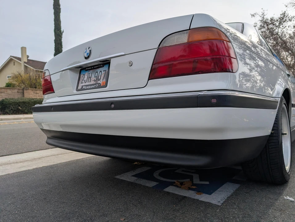 2000 BMW E38 750i & 750iL Sedan - Image 30 of 31