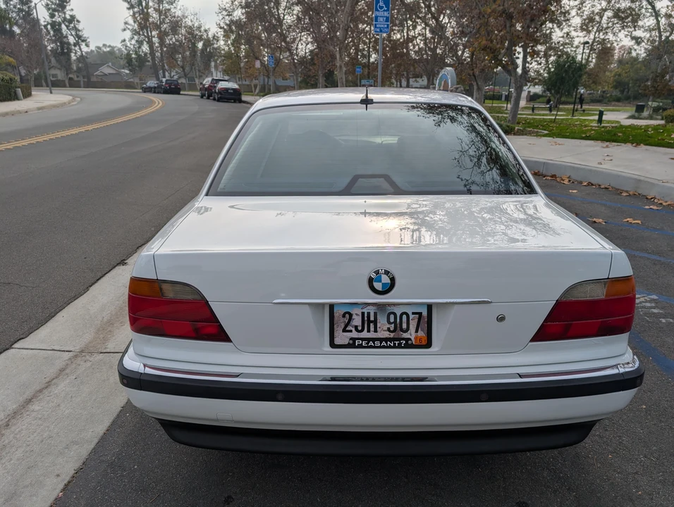 2000 BMW E38 750i & 750iL Sedan - Image 12 of 31